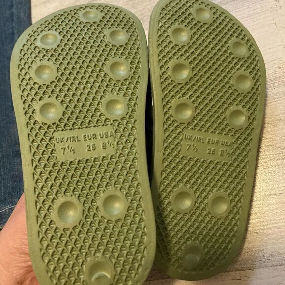 Tucker & Tate camouflage Sandal Jessiee Slide Size 8 NWT - Picture 3 of 4